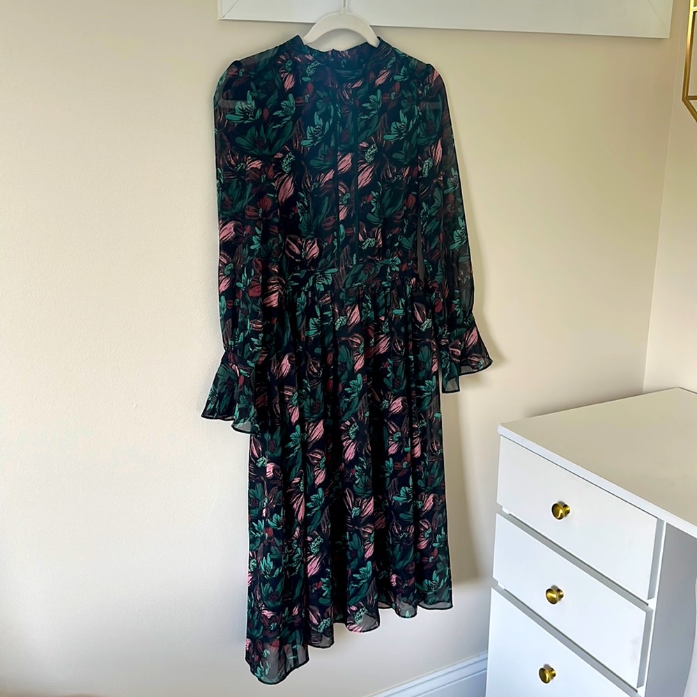 Unique pattern knee length dress